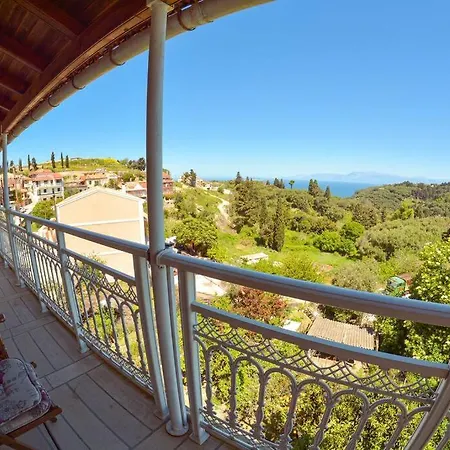 Cosy Kalavria Apartment *